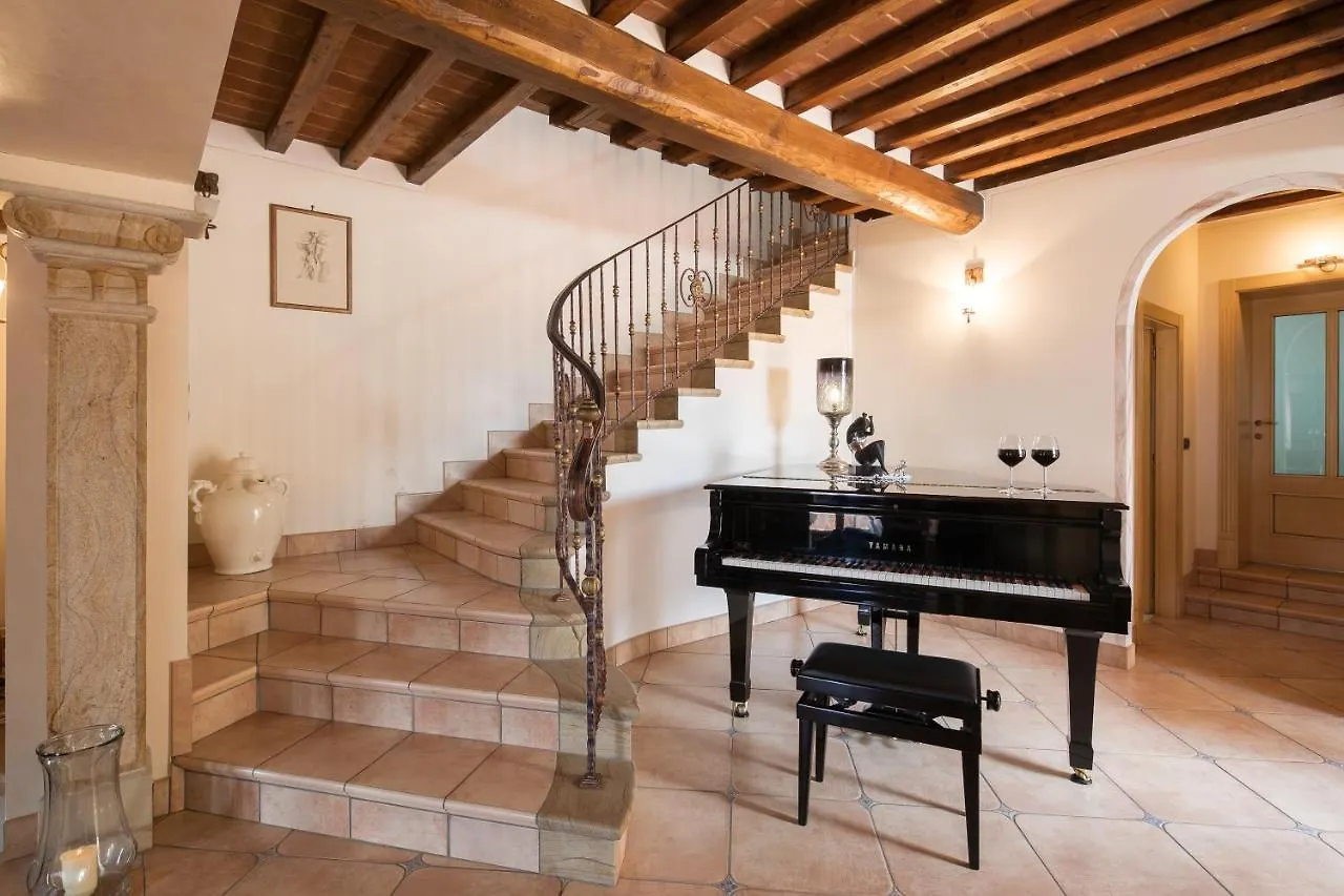 Corte Della Luna Cortona 0*,  Italy